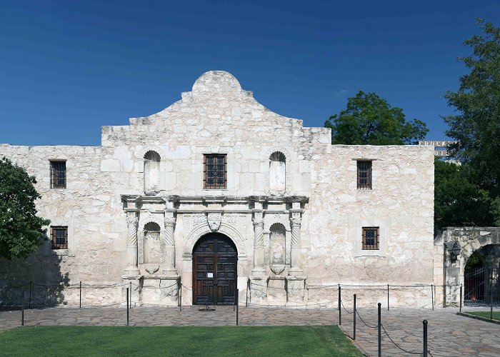 The Alamo Mission San Antonio de Valero & the Alamo (article) | Khan Academy photo