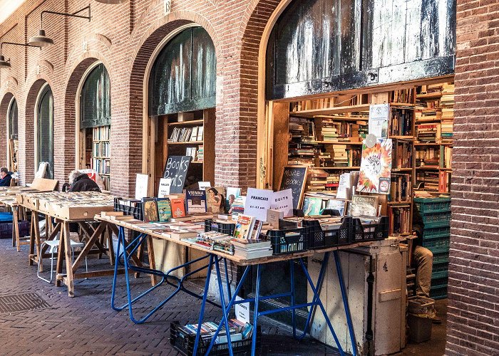 Oudemanhuispoort Oudemanhuispoort: A Secret Covered Passage in Amsterdam | solosophie photo