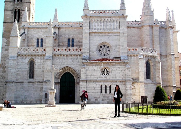 Church of Saint Mary the Ancient Frente Iglesia Santa María de la Antigua | Erasmus photo Valladolid photo