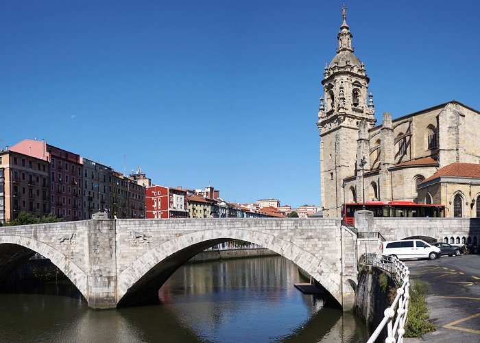 San Anton 's church and bridge Ibaiondo, Bilbao Vacation Rentals: house rentals & more | Vrbo photo