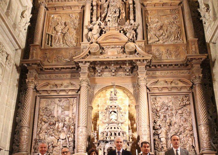 Iglesia Concatedral de San Julian Telefono: Otras Iluminaciones - Fundación Iberdrola España photo