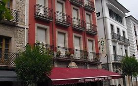 Hotel Los Robles Cangas de Onis Exterior photo