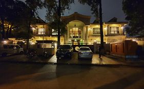 S Chalet Islamabad Bed & Breakfast Exterior photo