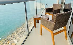 Luxurious 2 Bedroom Beachfront Apartment - Direct Seaview Ras al-Khaimah Exterior photo