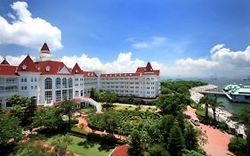 Hong Kong Disneyland Hotel Tsuen Wan  Exterior photo