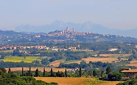 Antico Borgo Poggiarello Guest House Monteriggioni Room photo