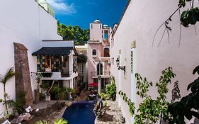 Garlands Del Rio Bed & Breakfast Puerto Vallarta Exterior photo