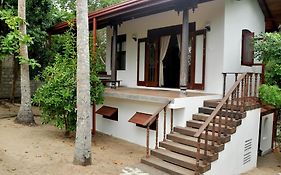 The Waves Beach Chalets Tangalle Exterior photo