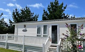 New Forest Retreat Shorefield Country Park Hotel Lymington Exterior photo