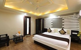 Hotel Loyal Residency Jamnagar Exterior photo