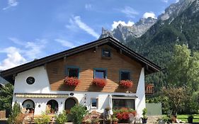 Gaestehaus Edlhuber Bed & Breakfast Mittenwald Exterior photo