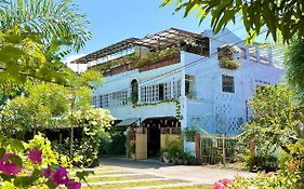 Balai Tinay Guesthouse Legazpi Exterior photo