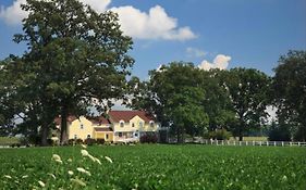 Hideaway Country Inn Bucyrus Exterior photo