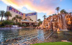 The Mirage Hotel Las Vegas Exterior photo