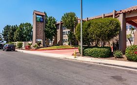 Holiday Inn Express & Suites Camarillo, An Ihg Hotel Exterior photo