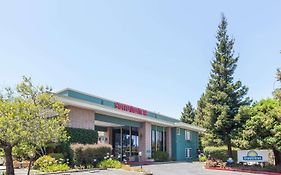 Days Inn & Suites By Wyndham Sunnyvale Exterior photo