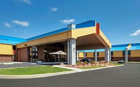 Baymont By Wyndham Muncie Near Ball State University Hotel Exterior photo