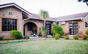 Pitikwe Hill Guesthouse Lobatse Exterior photo