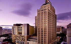 Drury Plaza Hotel San Antonio Riverwalk Exterior photo