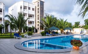 Leomilo Holidays Apartment Diani Beach Exterior photo