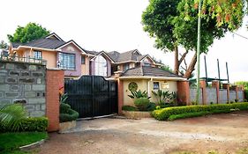 Davis Court Apartment Nyeri Exterior photo