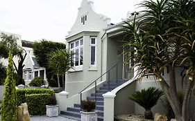 Conifer Beach House Bed & Breakfast Port Elizabeth Exterior photo