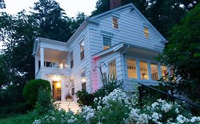 The Harbor Rose Bed & Breakfast Hotel Cold Spring Harbor Exterior photo