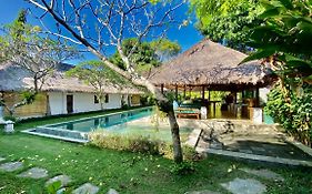 Blind Dog Inn Sanur  Exterior photo