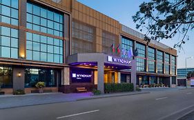 Wyndham Baku Hotel Exterior photo