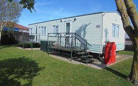 6 Berth Central Heated On The Chase Hotel Ingoldmells Exterior photo