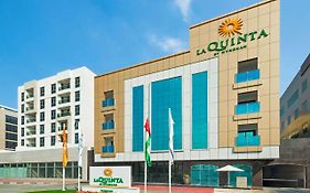 La Quinta By Wyndham Dubai Jumeirah Hotel Exterior photo