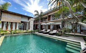 Balcony Living Apartment Seminyak  Exterior photo