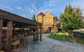 Domacinska Kuca Banja Luka Hostel Exterior photo