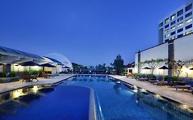 Aryaduta Bandung Hotel Exterior photo