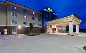 Holiday Inn Express Hotel & Suites Salina, An Ihg Hotel Exterior photo