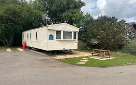 Poolside Hideaway, Tattershall Lakes Hotel Exterior photo