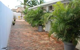 Dancing Iguanas Aparthotel Oranjestad Exterior photo