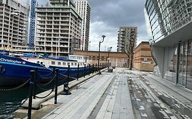 Canary Wharf Holiday Rooms London Exterior photo