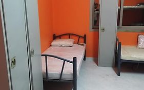 Executive Sharing Bed With Other Male Guests Hostel Sharjah Exterior photo