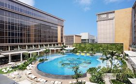 Sheraton Manila Hotel Exterior photo