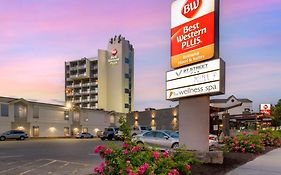 Best Western Plus Kelowna Hotel & Suites Exterior photo