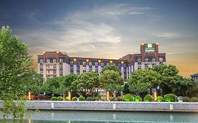 Holiday Inn Express Shanghai Putuo, An Ihg Hotel Exterior photo