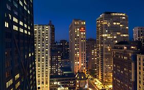 Hilton Chicago Magnificent Mile Suites Exterior photo