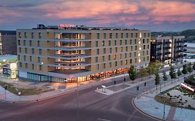 Hampton By Hilton Ashford International Hotel Exterior photo