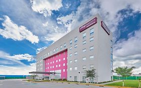 City Express Suites By Marriott Silao Aeropuerto Exterior photo