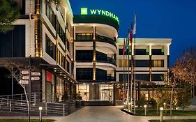 Wyndham Garden Tashkent Hotel Exterior photo