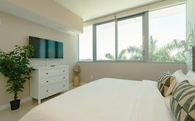 Ocean 2 Sky At Monte Carlo Miami Beach Apartment Exterior photo