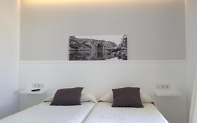 Hostal La Palma Hotel Fornells  Room photo