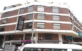 Super Oyo 90969 Crossroads Hotel Kuala Lumpur Exterior photo