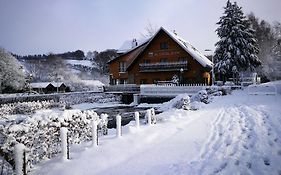 Au Cheval Blanc - Chalet De Montagne - 20 Personnes Aparthotel Waimes Exterior photo